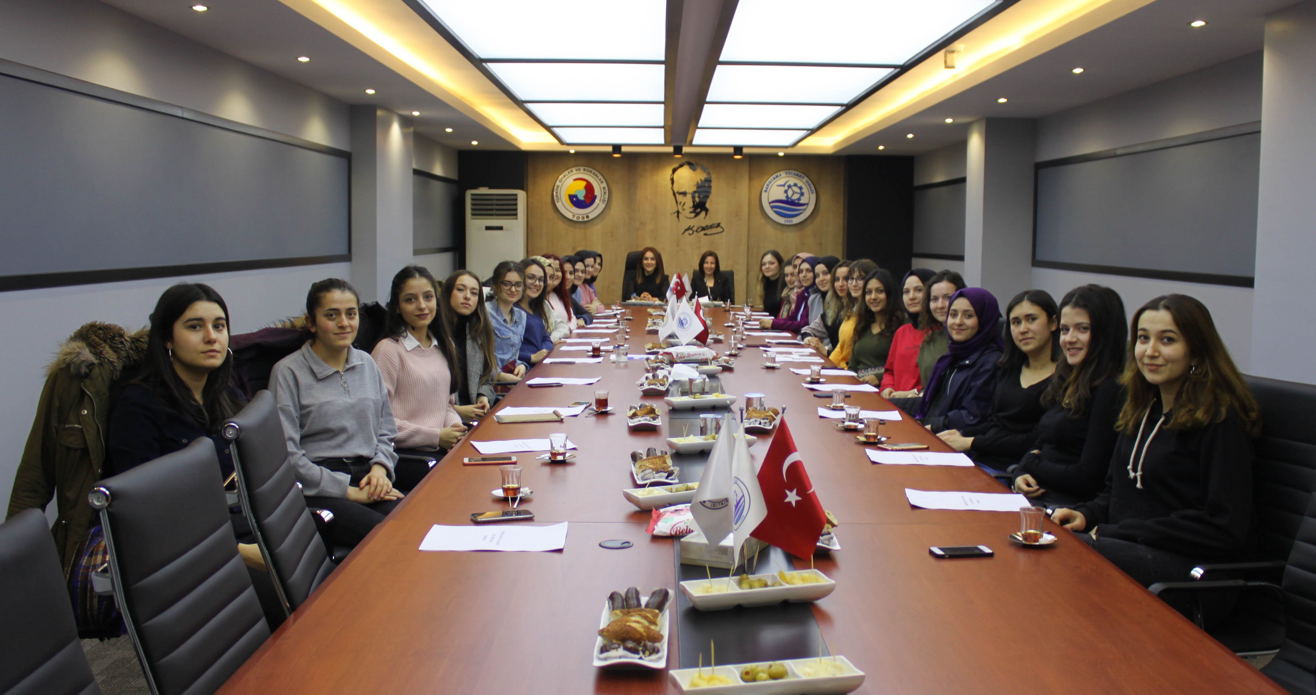 PROFESYONEL YAŞAMIN İLK ADIMLARI PROJESİNE KATILMAYA HAK KAZANAN ÖĞRENCİLERLE İLK TOPLANTI YAPILDI