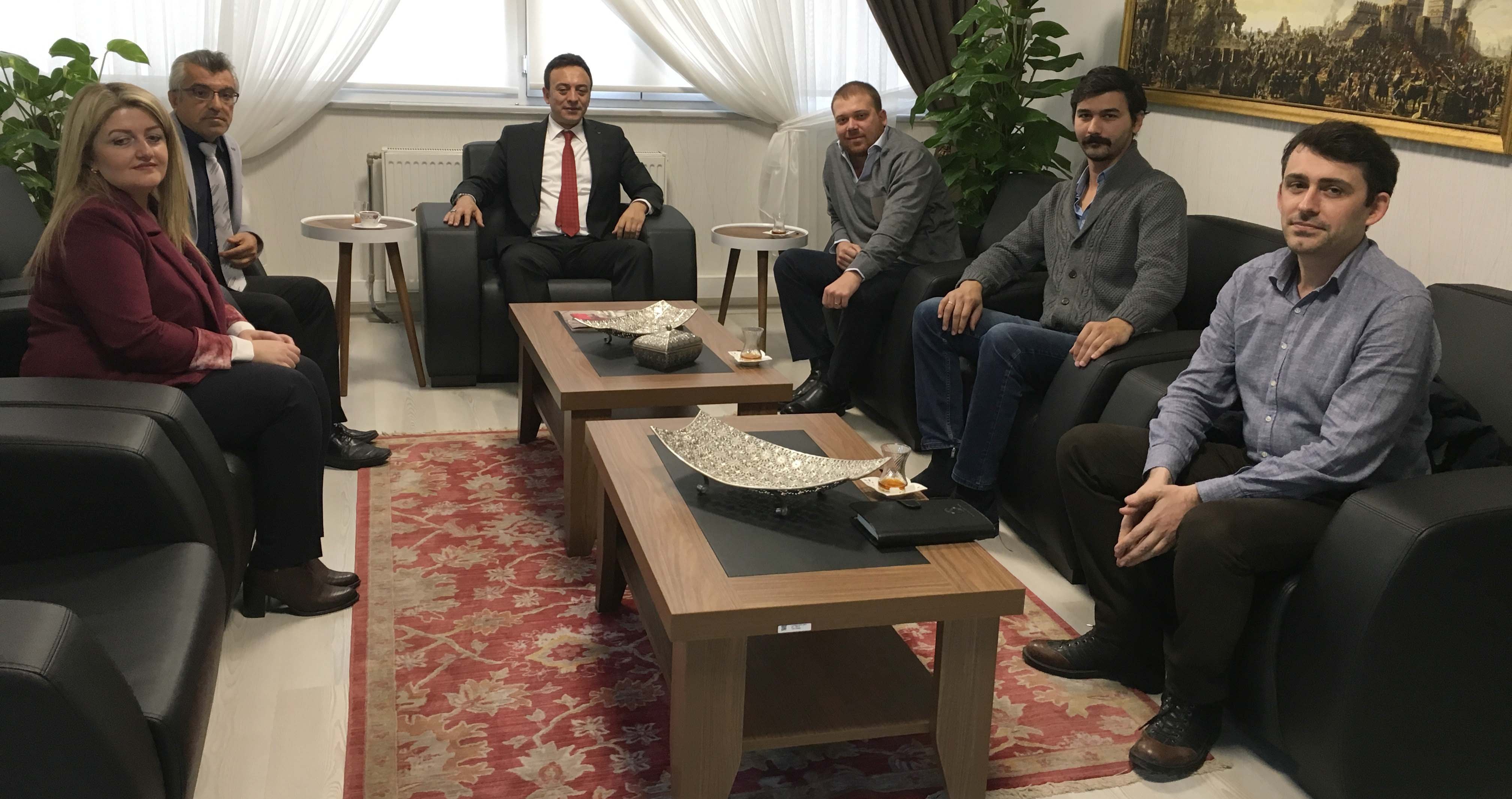 BANDIRMA TİCARET ODASI GENÇ GİRİŞİMCİLER KURULU, BANDIRMA İLÇE MİLLİ EĞİTİM MÜDÜRÜ MUTLU ASLAN’I ZİYARET ETTİ